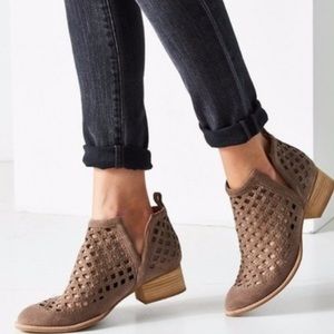 jeffrey campbell taggart booties